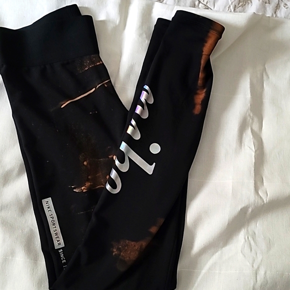 exercise leggings // Size S// Brand   NIKE. - Picture 5 of 5